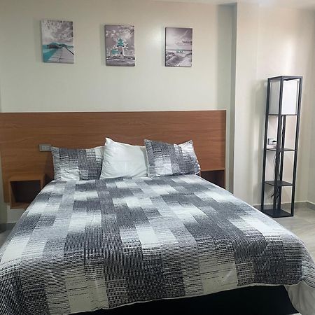 Apartamentos Aeropuerto Ciudad Juarez Bagian luar foto