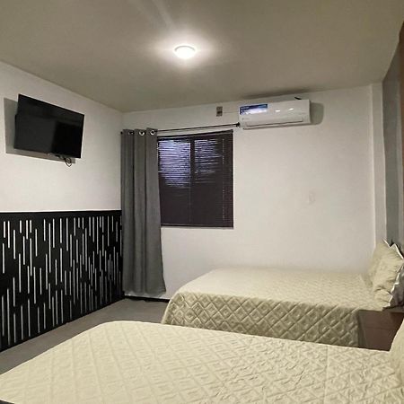 Apartamentos Aeropuerto Ciudad Juarez Bagian luar foto