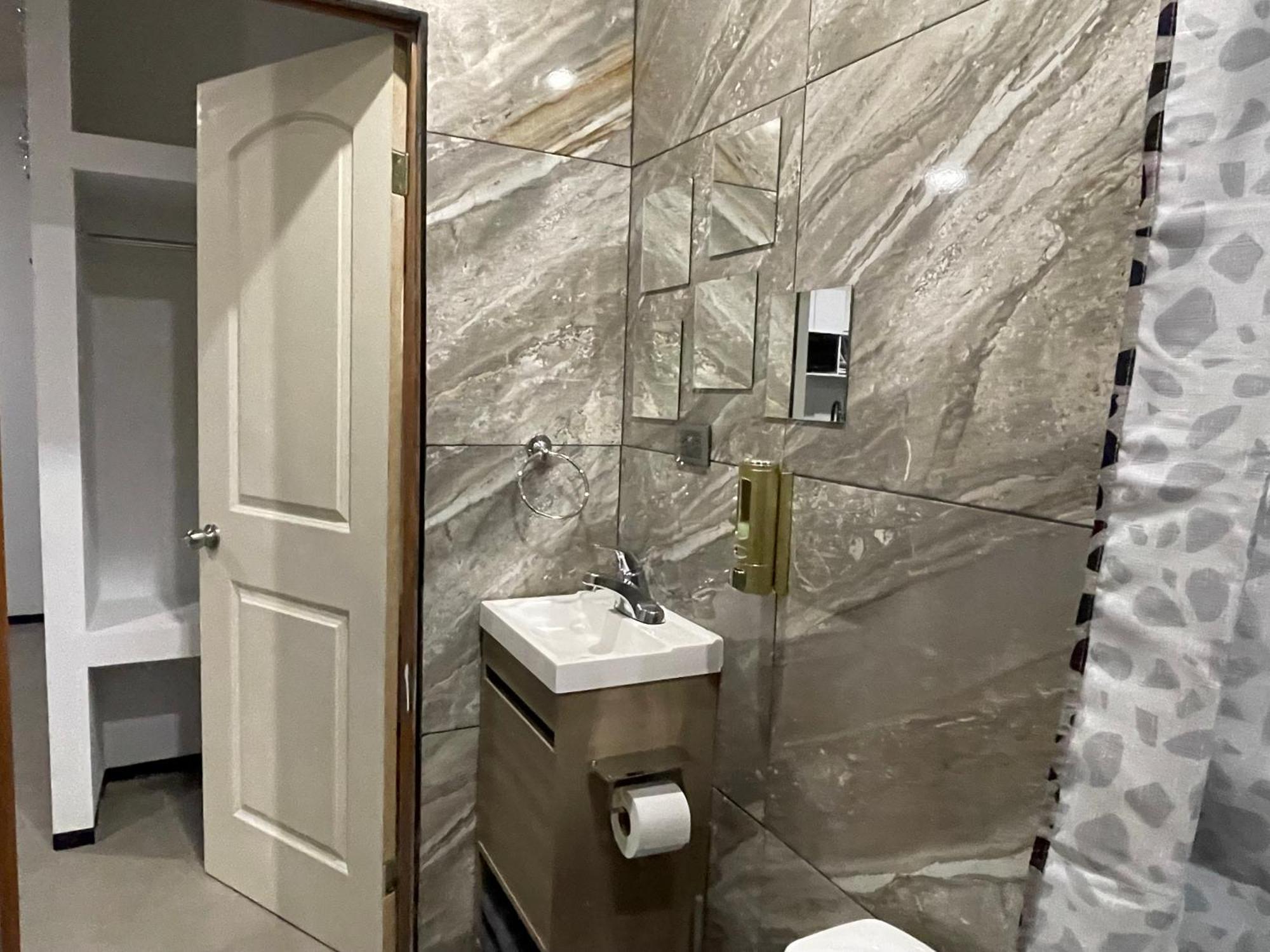 Apartamentos Aeropuerto Ciudad Juarez Bagian luar foto