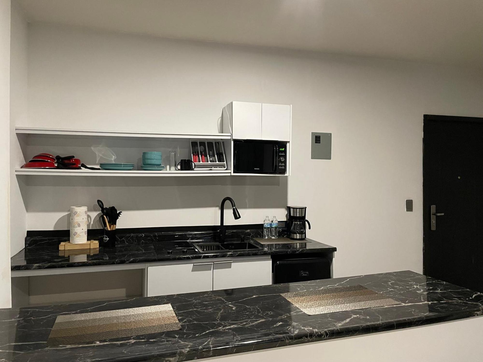 Apartamentos Aeropuerto Ciudad Juarez Bagian luar foto